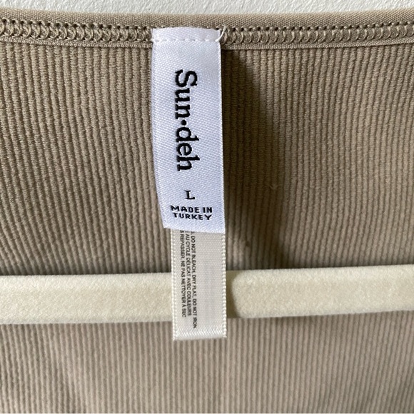 ARITZIA SUNDEH Sunday Best SinchSeamless rib ribcage tan long sleeve L - Picture 3 of 11